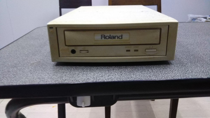Roland_cdr